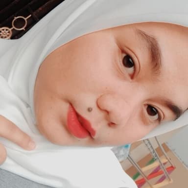 Profil CV Annisa Pratiwi