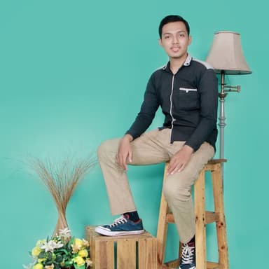 Profil CV Ari Wahyu Wibowo