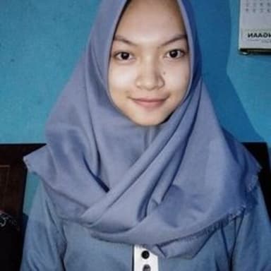 Profil CV Devi Andriyani