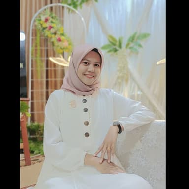 Profil CV Dina Yelka Putri