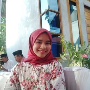 Profil CV Lailah Safitri