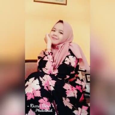 Profil CV Riana Dewi