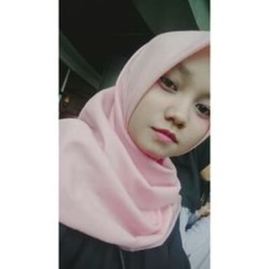 Profil CV Riana Rizqiani Dewi