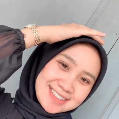 Profil CV Silvia Anggun Aryani