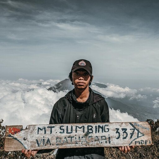 Profil CV Ahmad Naufal Farrosi - Network Administrator