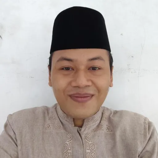Profil CV AHMAD ZAKI FUAD MAHRUZ - Pondok Pesantren Luhur Al-Tsaqofah Jakarta Selatan