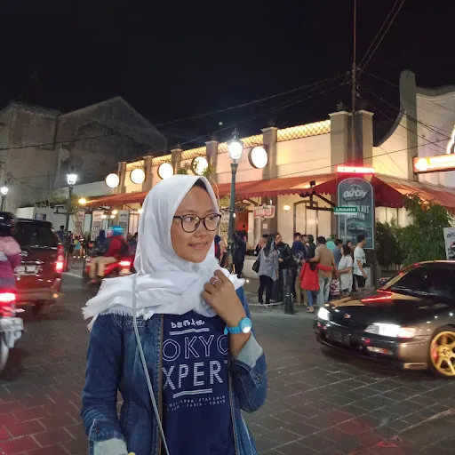 Profil CV Aizzatut Tahiyya Nafisatul Muna