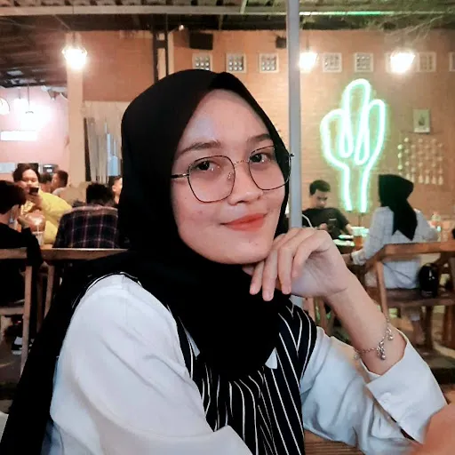Profil CV Anita Puja