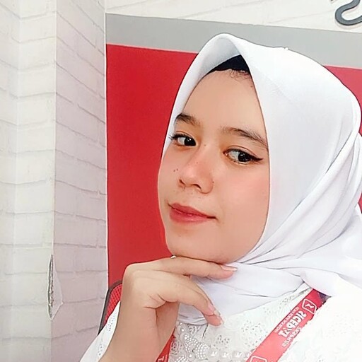 Profil CV Artichia Ana Fatimah - Admin