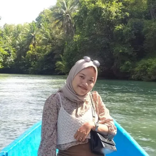 Profil CV Atika Dewi
