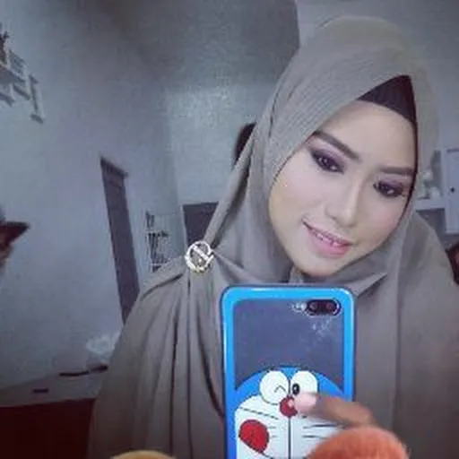 Profil CV Ayu Rahayuu
