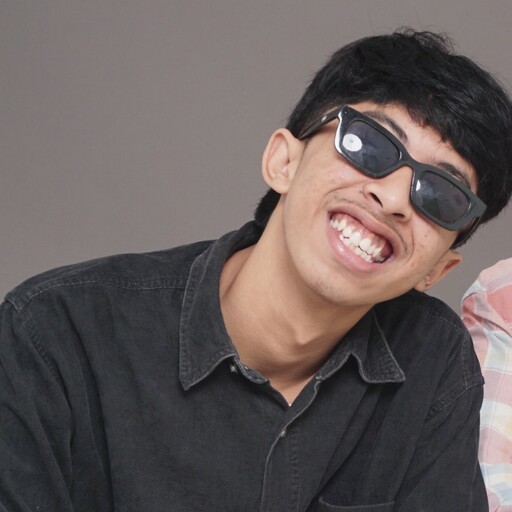 Profil CV Aziz Surya Laksana - Owner