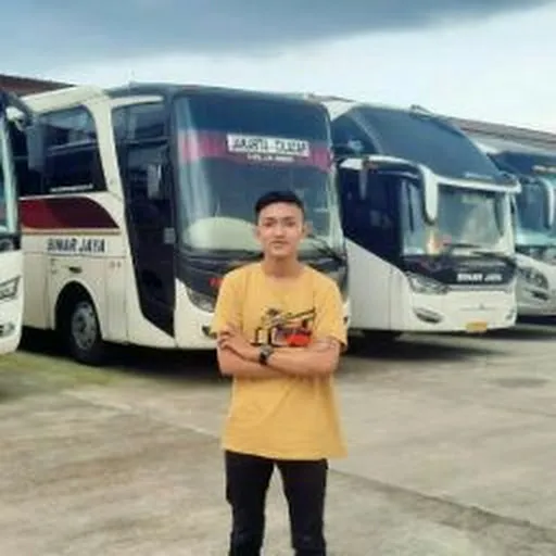 Profil CV Azmi Dwi Farizi