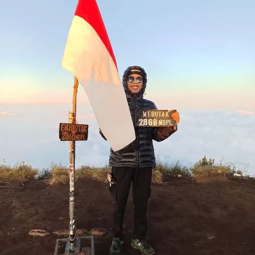 Profil CV DENNY ADZIM YULIYASYAH  - Waiters 