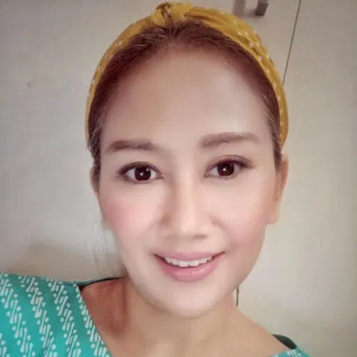 Profil CV Devi Natalia