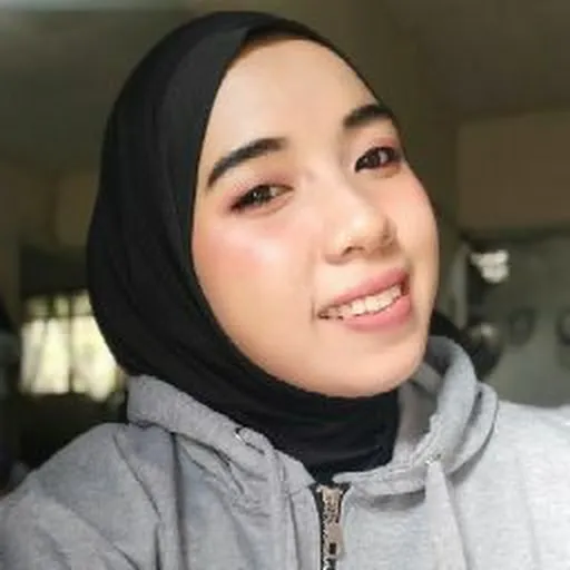 Profil CV Dwi Agustina
