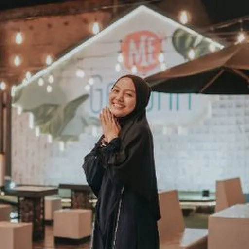 Profil CV Fakhri Hamidah Ahmad