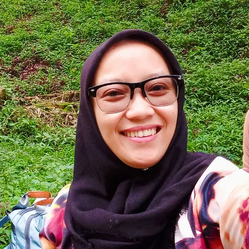 Profil CV Febriana Fenty Nurhidayati