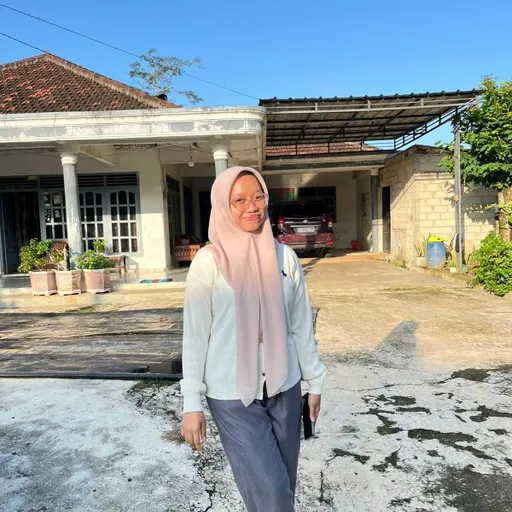 Profil CV Halimatus Salamah - holazah.id