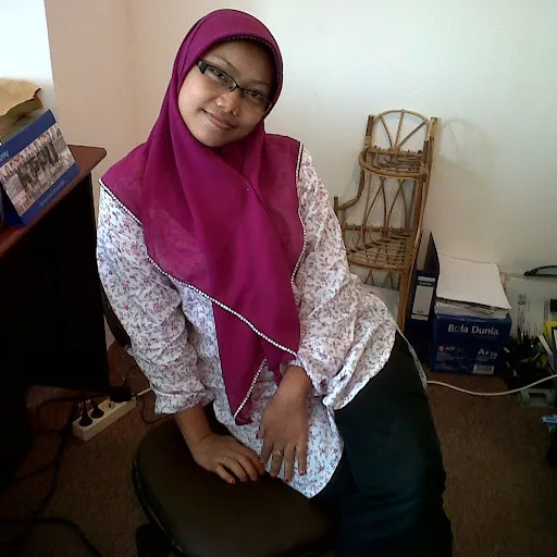Profil CV istiqomah widagdo