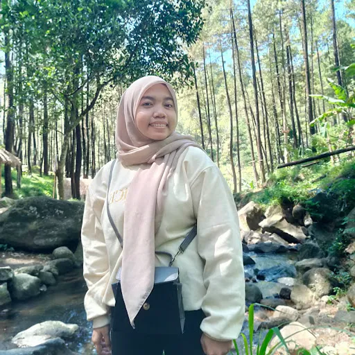 Profil CV Lilis Suryani