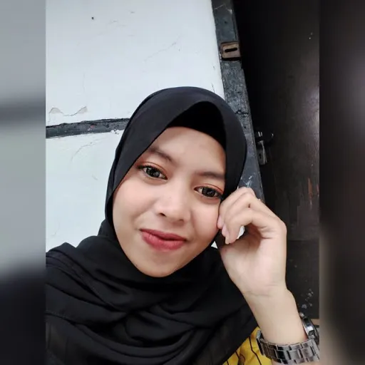 Profil CV Lina Amelia Apriliani Channel