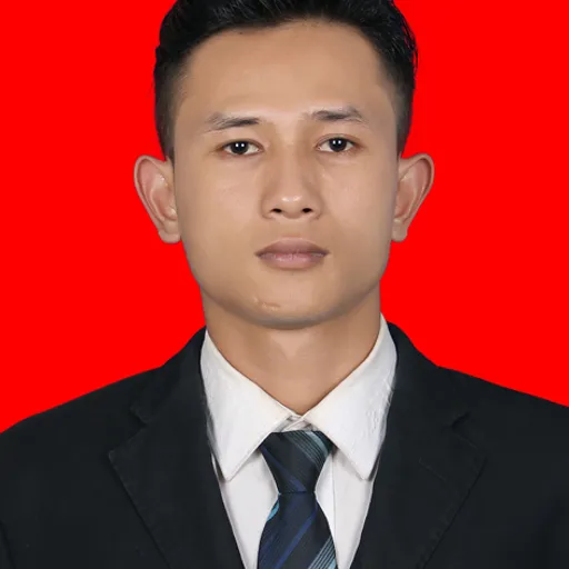 Profil CV Muammar Anas