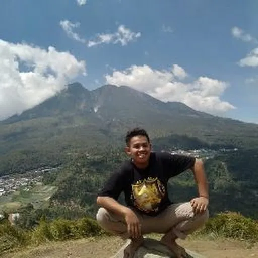 Profil CV Muchyarul Umam