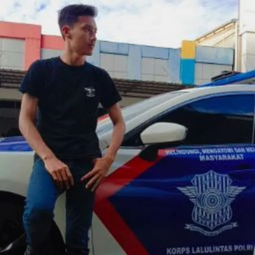 Profil CV NUR FALAHUDIN Y