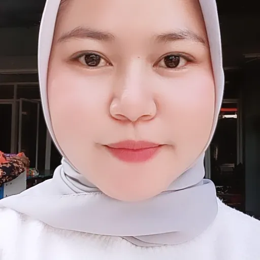 Profil CV Nurul Gustina - Admin Staff