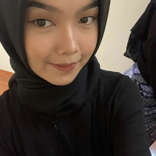 Profil CV Raissa Naomi Fadlikha - Health Analyst/Medical Laboratory