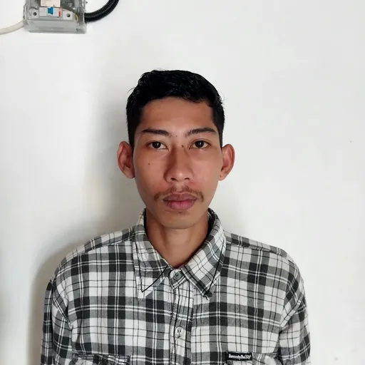 Profil CV Randi Tarakani Suganda 