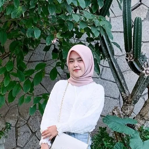Profil CV Rani Roesmawati - pemilik