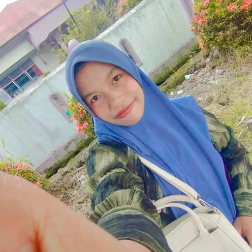 Profil CV Rika Wulandari - Crew outlet
