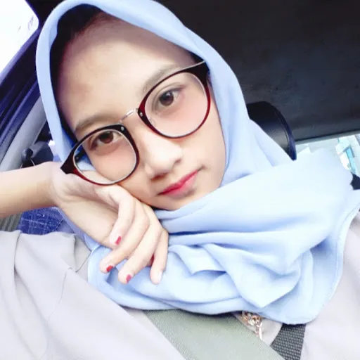 Profil CV Risa April