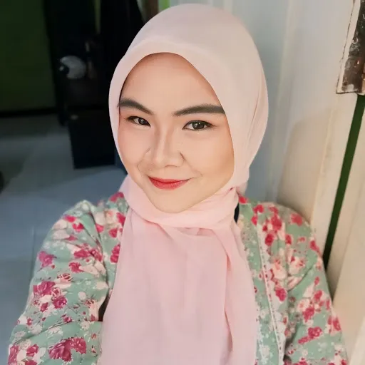 Profil CV SALMA KHOERUNNISA R