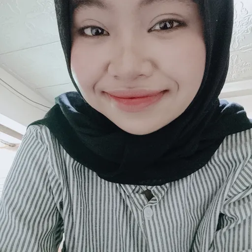 Profil CV Siti salwa - Penjaga stand es teh