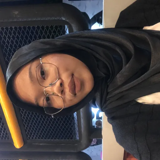 Profil CV Silvia syifa Hamzani - menjadi hostlive