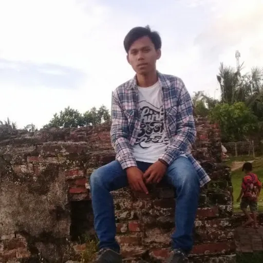 Profil CV Sukron Runo