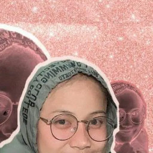 Profil CV Titania Mutiara