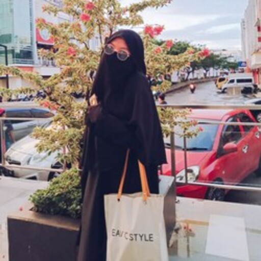 Profil CV Wulan Maulani